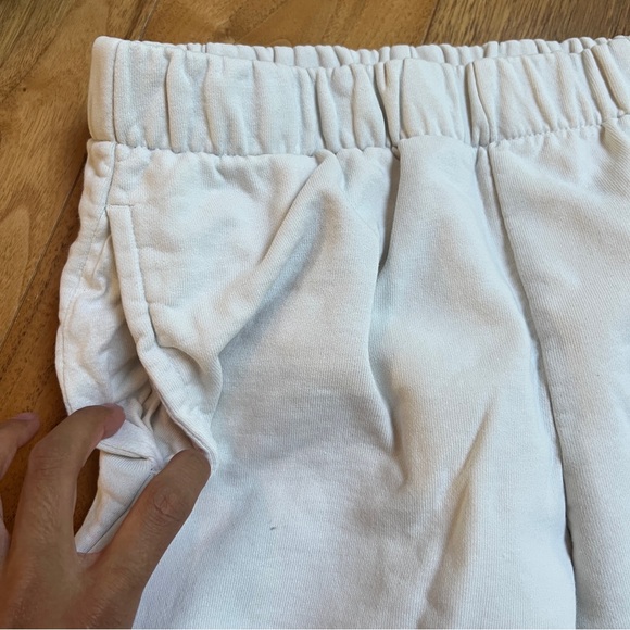 Brandy Melville Rosa Sweatpants- Cream - Picture 4 of 7